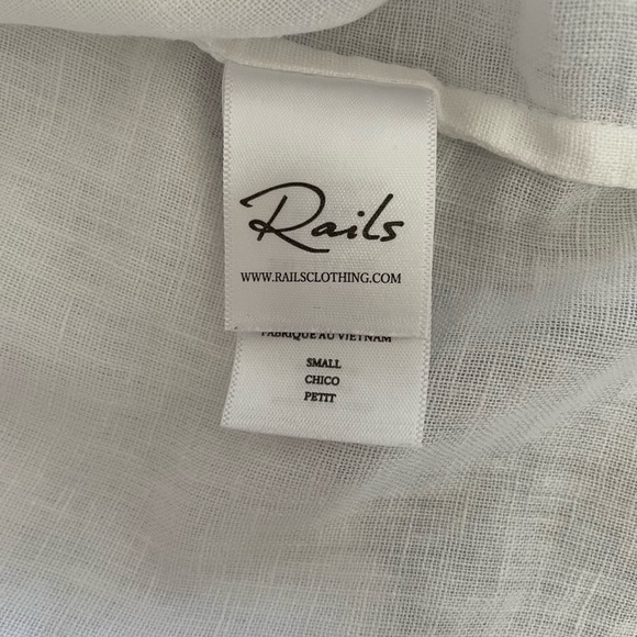 Rails Raven Linen Blend Top - Picture 11 of 12